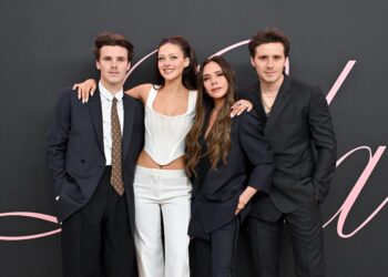 Victoria Beckham diz ignorar “ruídos” em meio a tensão familiar com o filho Brooklyn