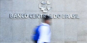 Desfalcado, Copom reduz Selic para 14,5%, a 2ª maior taxa real do mundo