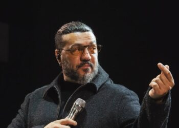 Justiça de SP bloqueia cachês de Belo por dívida trabalhista