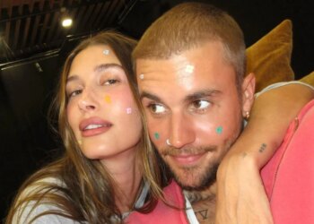 Justin Bieber lança produtos de skincare com a Rhode, marca de Hailey