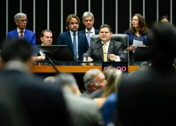 Alcolumbre manobra e retira trecho do PL da Dosimetria antes de votação do veto