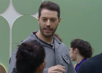 Boninho dá bronca em participante