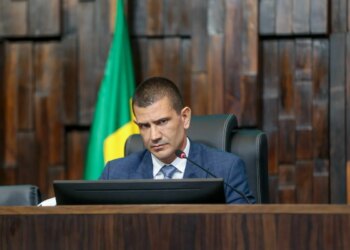 Douglas Ruas se reúne com Zanin em meio à indefinição sobre sucessão no Rio