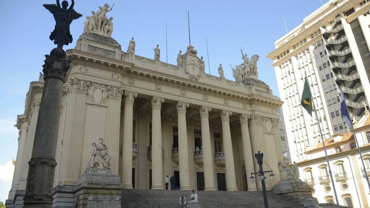 Justiça nega liminar para suspender eleição para presidência da Alerj