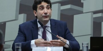 Lula bancou autonomia técnica do BC em reunião com Vorcaro, diz Galípolo a CPI