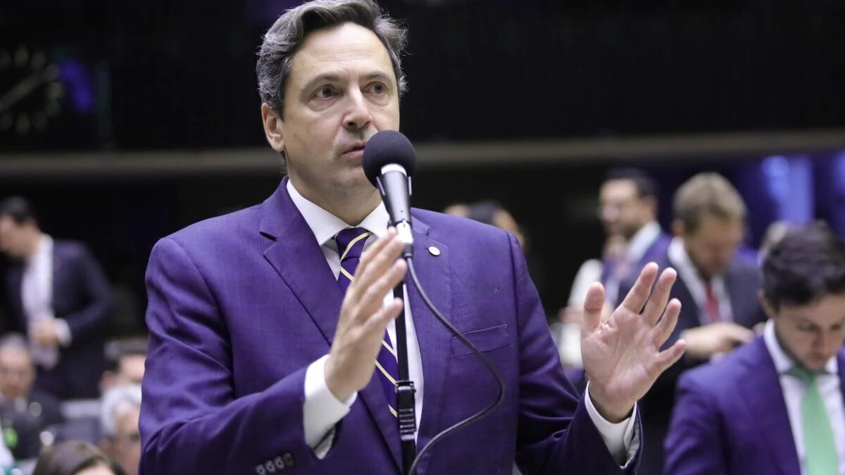 Projeto que classifica PCC e CV como grupos terroristas avança na Câmara
