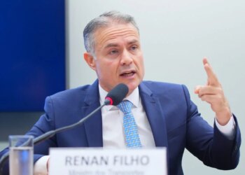 Governo federal faz mais duas trocas em ministérios antes das eleições