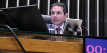 Motta cria comissão especial sobre o fim da escala 6×1