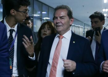 Centrais sindicais pedem a Motta que Paulinho da Força relate PEC do fim da escala 6×1