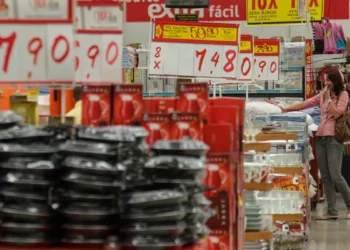 Por que a guerra no Irã deixa a sua comida mais cara?