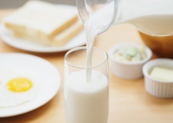 Integral ou desnatado? Nutrólogo indica o melhor leite para diabéticos