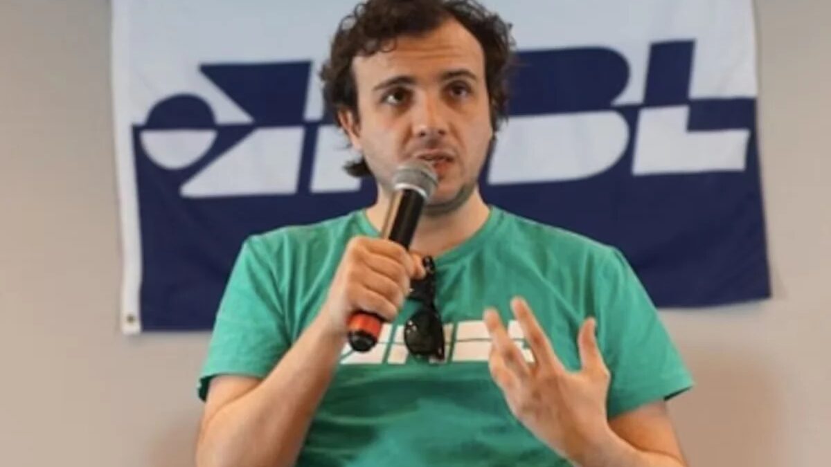 Justiça manda Renan Santos remover vídeo em que chama Wesley Safadão de ‘ícone da corrupção’