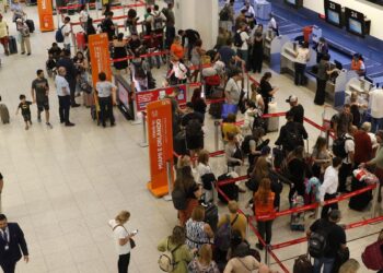Cade investiga possível alinhamento de preços entre Latam e Gol