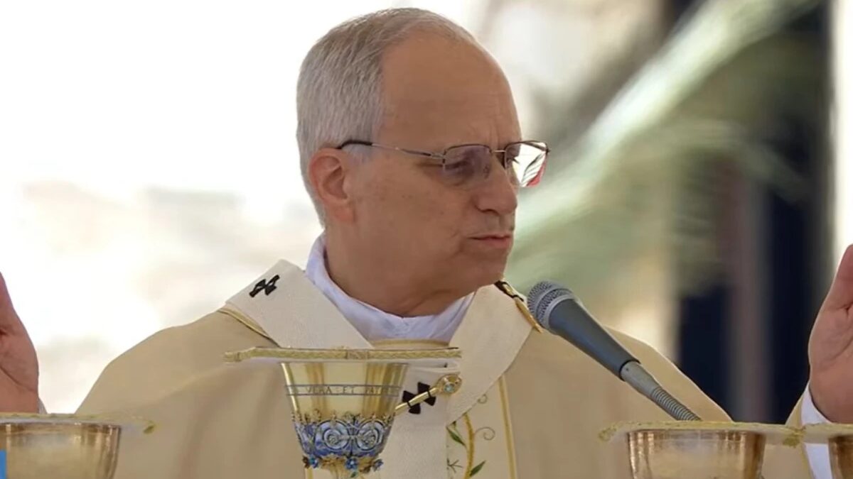 Papa Leão XIV faz apelo pela paz e diálogo em sua 1ª missa de Páscoa