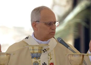 Papa Leão XIV faz apelo pela paz e diálogo em sua 1ª missa de Páscoa