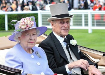 Livro expõe causa mortis de Philip e relação "complicada" com a rainha