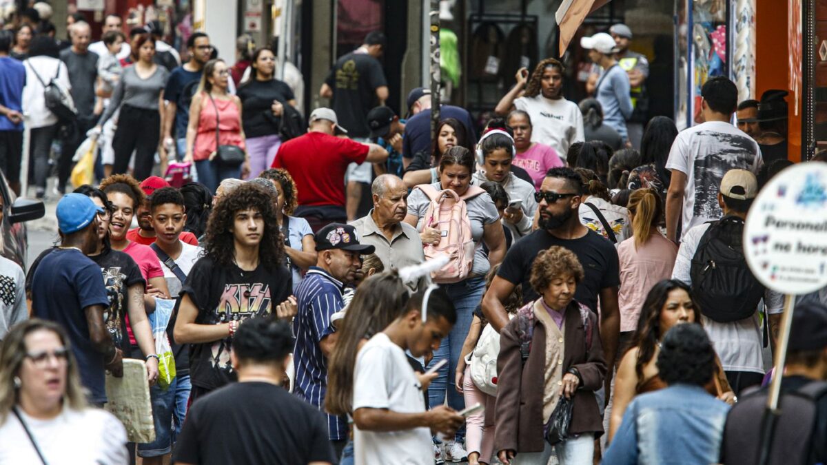 População no Brasil cresce em ritmo menor e está envelhecendo