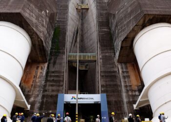 Diretor brasileiro de Itaipu garante tarifa reduzida em 2027