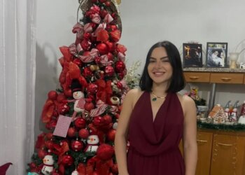 De ex-pastora a sexóloga: influencer se reinventa e quebra tabus
