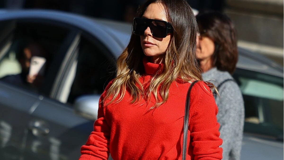 Victoria Beckham reimagina ícones da Gap em nova collab de primavera
