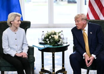 Trump dá à UE até 4 de julho para implementar acordo comercial com EUA
