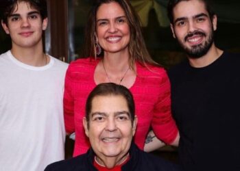 Faustão completa 76 anos e recebe homenagem da esposa