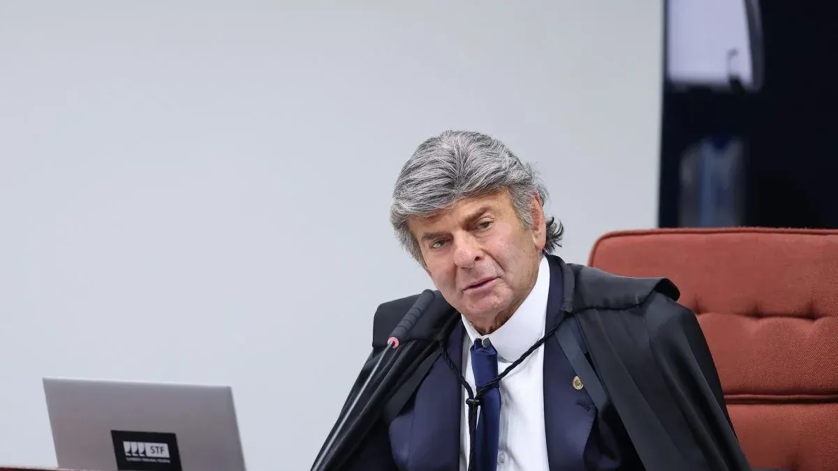 Fux segue Cármen Lúcia e vota por derrubar mudanças na Lei da Ficha Limpa