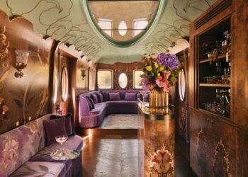 A bordo do vagão luxuoso que Baz Luhrmann e Catherine Martin criaram para o Belmond British Pullman