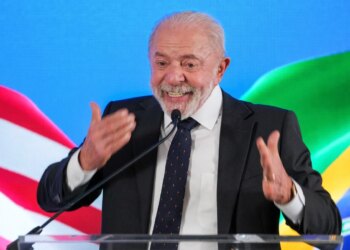 Lula cita dosimetria e diz ter entregue a Trump lista de autoridades com vistos dos EUA suspensos