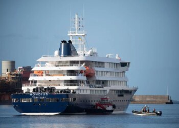 Desembarcam os primeiros passageiros de navio com hantavírus