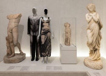 Além do Body-Con: Por dentro da espetacular nova exposição do Met, "Costume Art"