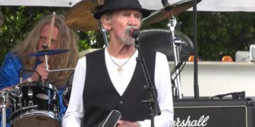 Alex Ligertwood, ex-vocalista da banda Santana, morre aos 79 anos