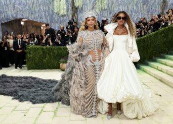 Beyoncé volta ao Met Gala como anfitriã após dez anos acompanhada da filha Blue Ivy