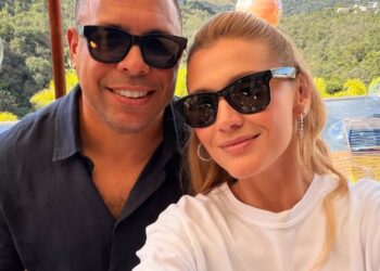 Celina Locks encanta seguidores com registro romântico ao lado de Ronaldo
