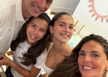 Daniella Sarahyba homenageia o marido em aniversário: "Dia do amor da minha vida"