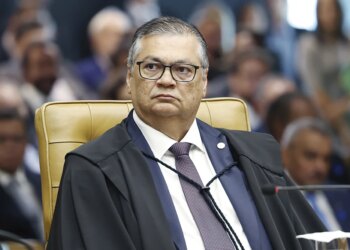 Dino suspende votação, e uso de bens do DF para socorrer o BRB segue válido