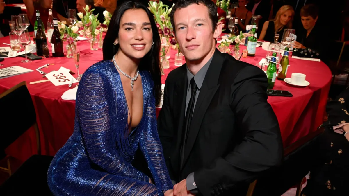 Dua Lipa e Callum Turner se casam em cerimônia íntima em Londres