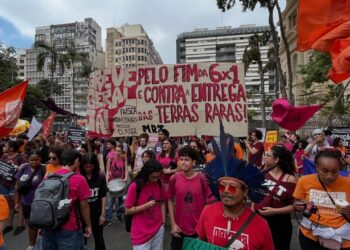 Centrais sindicais registram atos no Dia do Trabalhador