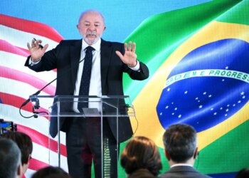 Trump nem tocou no assunto do Pix, diz Lula após reunião na Casa Branca