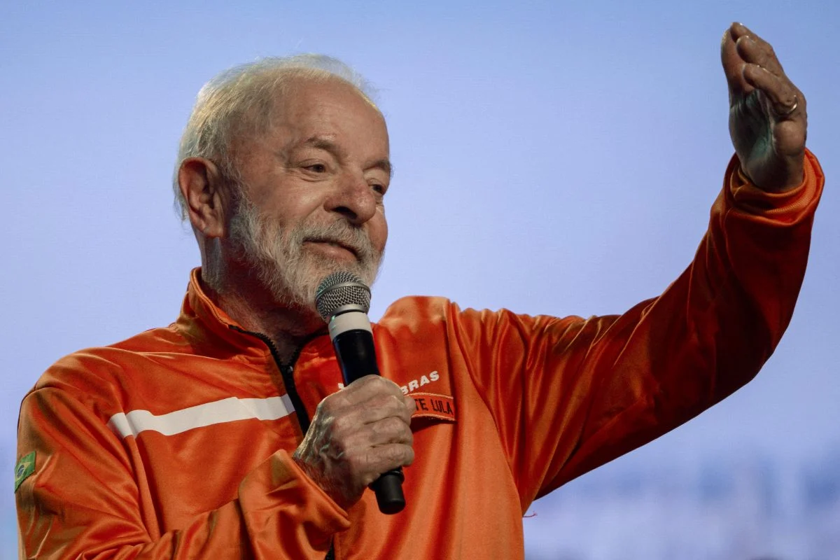 Governo Lula anuncia subvenção para conter aumento do preço da gasolina