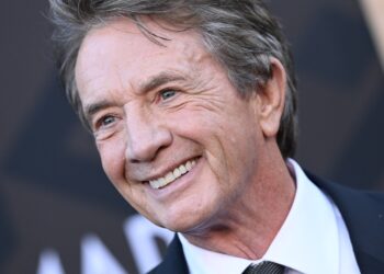 Martin Short faz sua primeira aparição pública com os filhos desde a morte da filha, Katherine