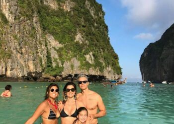 Otaviano Costa resgata fotos de viagem à Tailândia e emociona fãs com conselho: "Viaje enquanto dá tempo"