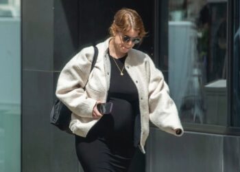 Princesa Eugenie reaparece em Londres após anunciar terceira gravidez