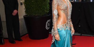 Tyla chega ao Met Gala 2026 em Valentino