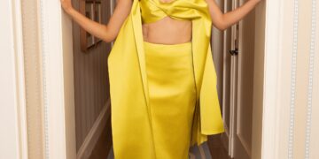 Vestido usado por Sarah Pidgeon no Met Gala 2026 precisou de uma ponte aérea para ficar pronto; entenda
