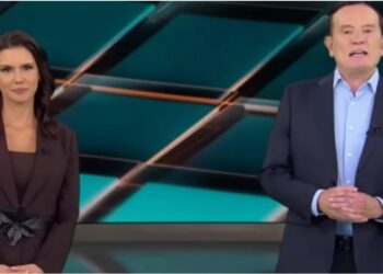 Domingo Espetacular perde público e vê SBT na frente em audiência