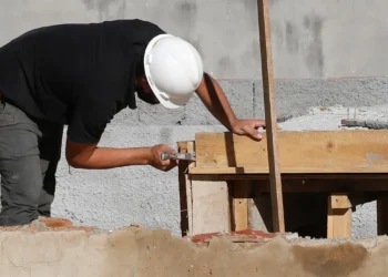 Setor da construção vai bem no 1° tri, mas alta nos custos reduz projeção para o ano
