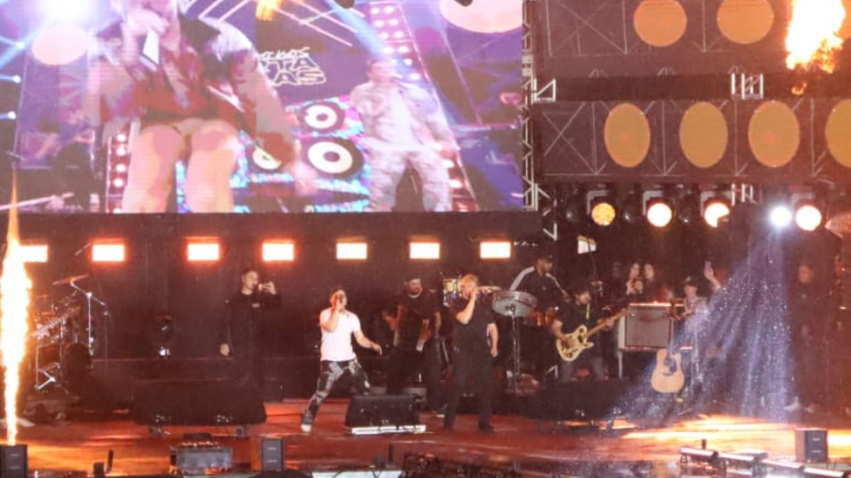 Kaique & Felipe ‘colocam fogo’ em festival no Hopi Hari; confira