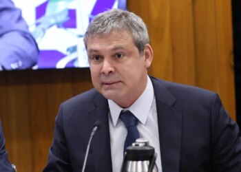 Lindbergh diz que vai ao STF contra o PL da Dosimetria