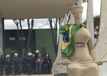 Moraes dá 48 horas para ‘Débora do Batom’ explicar falhas em tornozeleira eletrônica